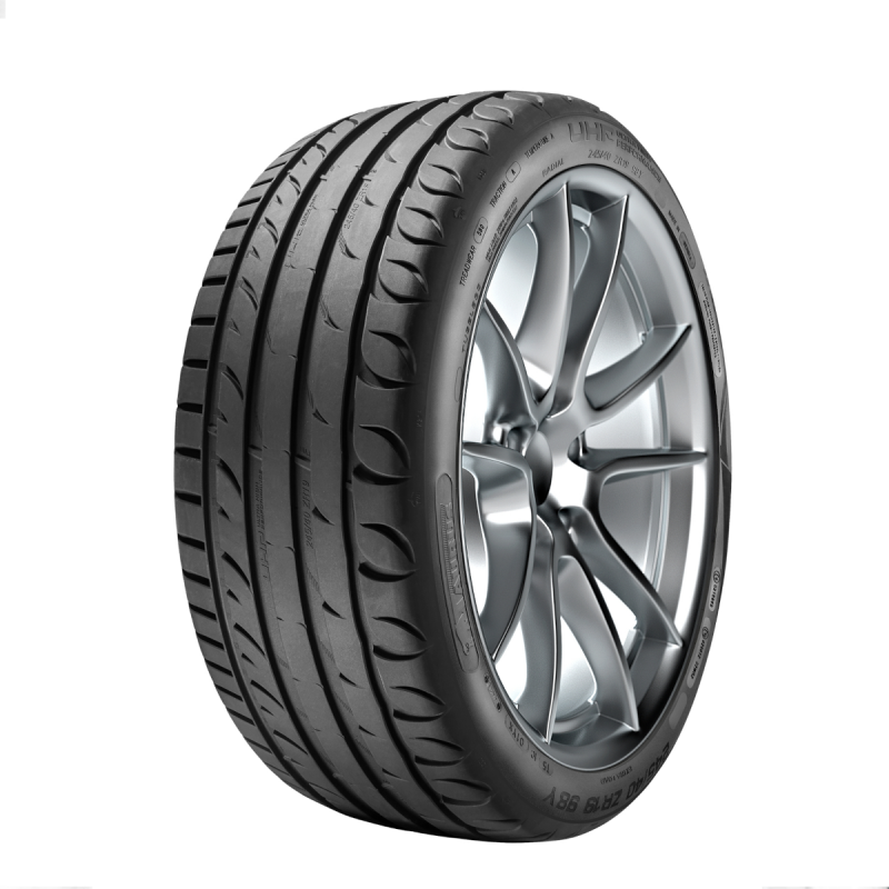 235/40R18 Taurus 95Y ULTRA HIGH PERFORMANCE let 